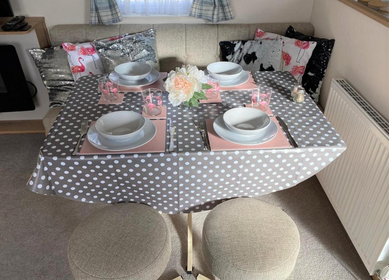 The Burrows Holiday Caravan, Seal Bay Selsey Esterno foto